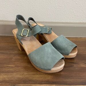 NEW BRYR Dusty Blue Miranda Peep Toe High Heel Clogs Leather Suede Size 41‎